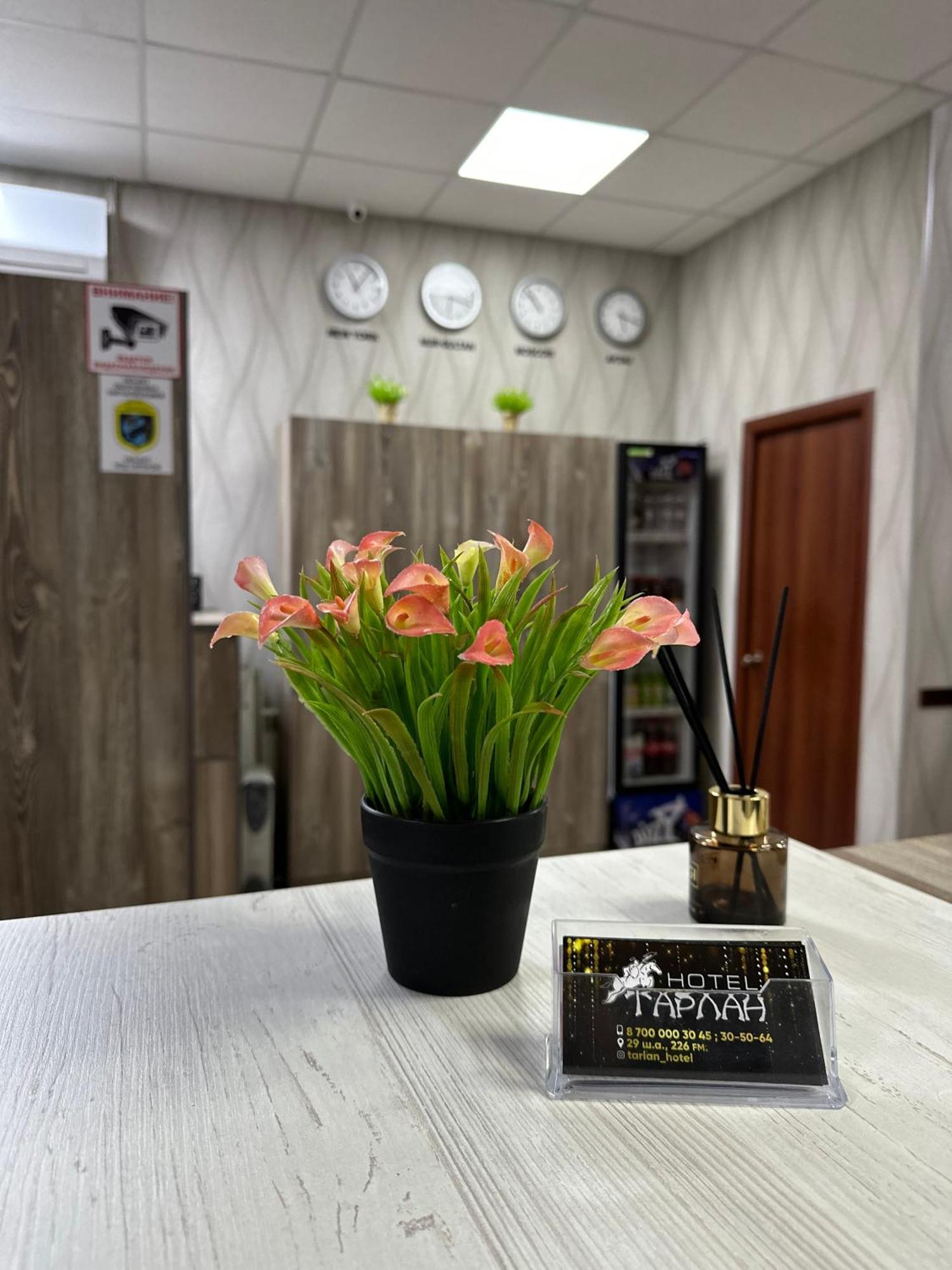 Tarlan Hotel Aktau  Eksteriør bilde